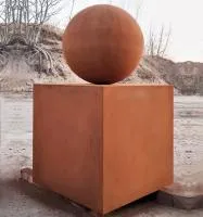 Шар — стальной куб кортен (518929) ∅ 500 мм. Осташков 